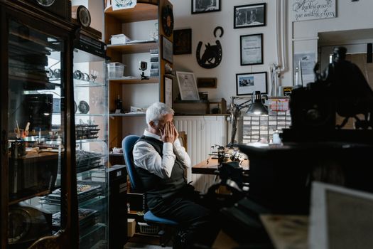 Person experiencing an afternoon focus slump at their desk